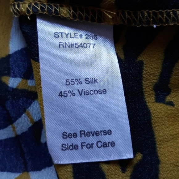 CAbi Bali floral silk blend racer back blouse sleeveless top shell - Picture 5 of 8